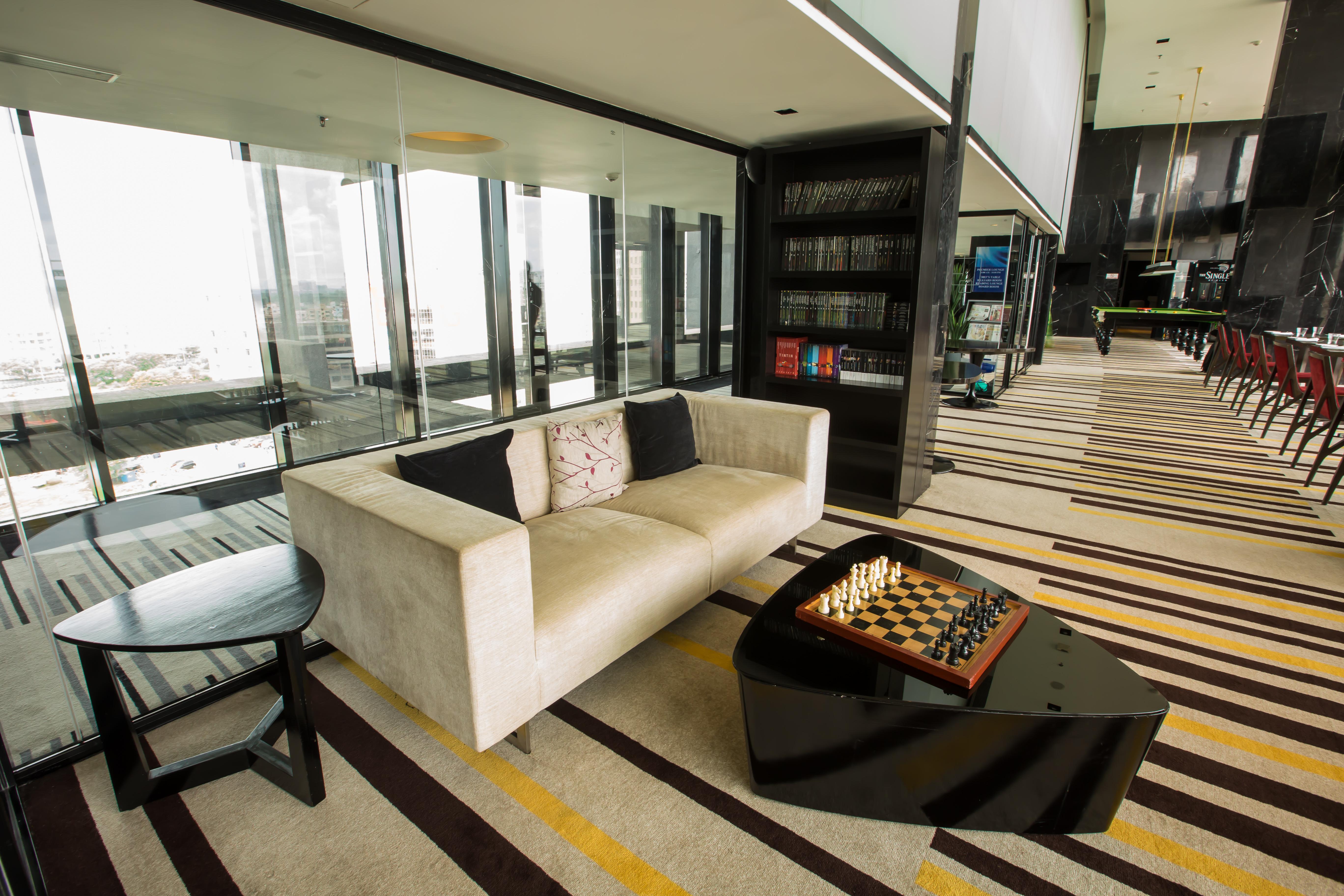 Novotel Kolkata Hotel And Residences Kültér fotó The Club lounge at KLIA