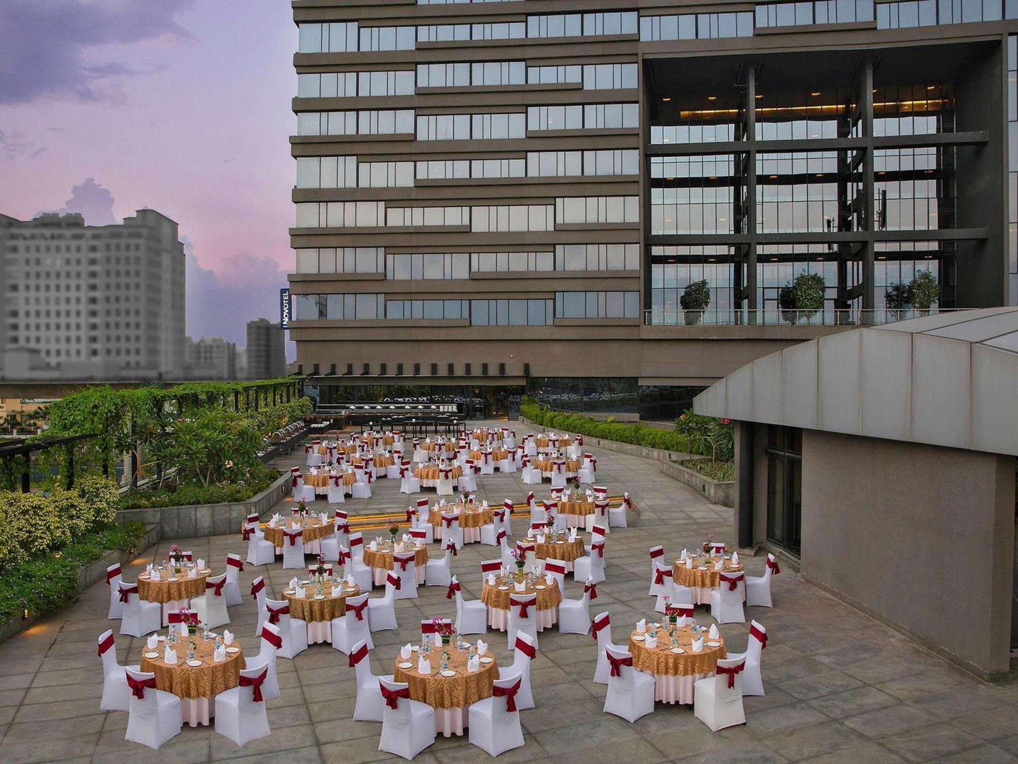Novotel Kolkata Hotel And Residences Kültér fotó The Park, Hyderabad