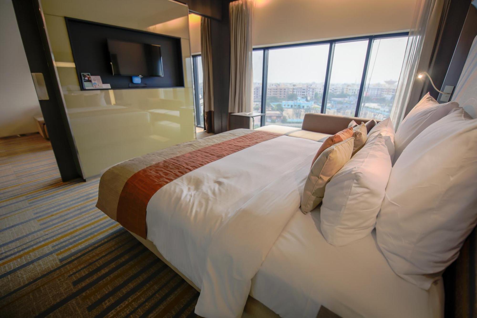 Novotel Kolkata Hotel And Residences Kültér fotó